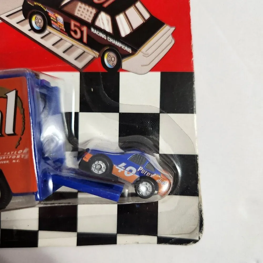 1995 Racing Champions NASCAR Dial-Purex Team Transporter #40 Patty Moise 1:87